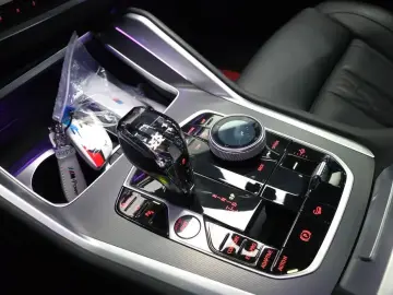 2022 BMW X6 с пробегом 24 443 км