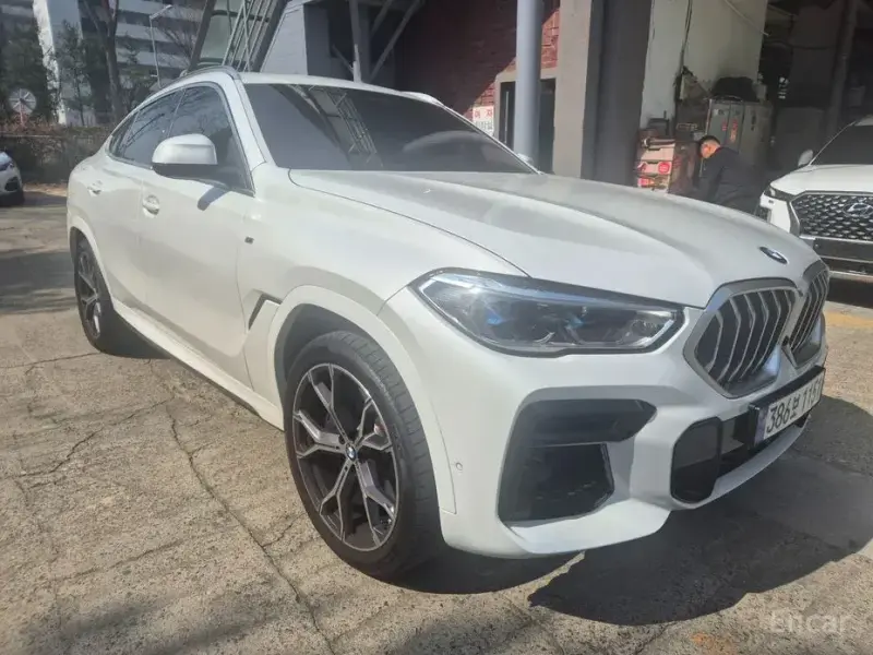 2023 BMW X6 с пробегом 10 308 км