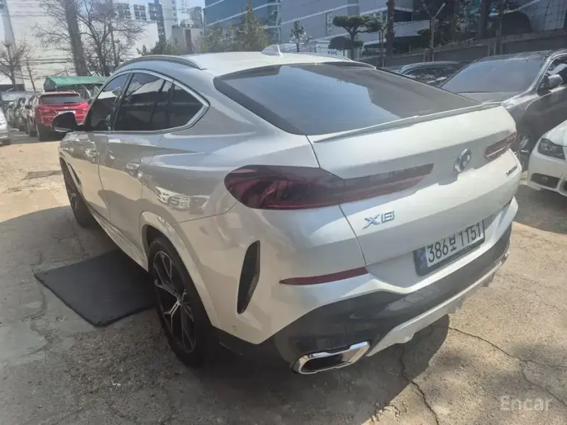 2023 BMW X6 с пробегом 10 308 км