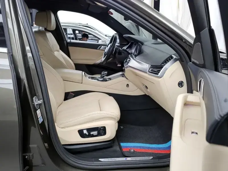 2021 BMW X6 с пробегом 100 931 км