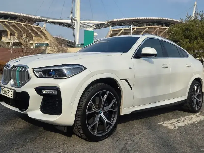 2021 BMW X6 с пробегом 123 821 км