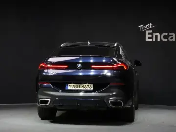 2021 BMW X6 с пробегом 15 468 км