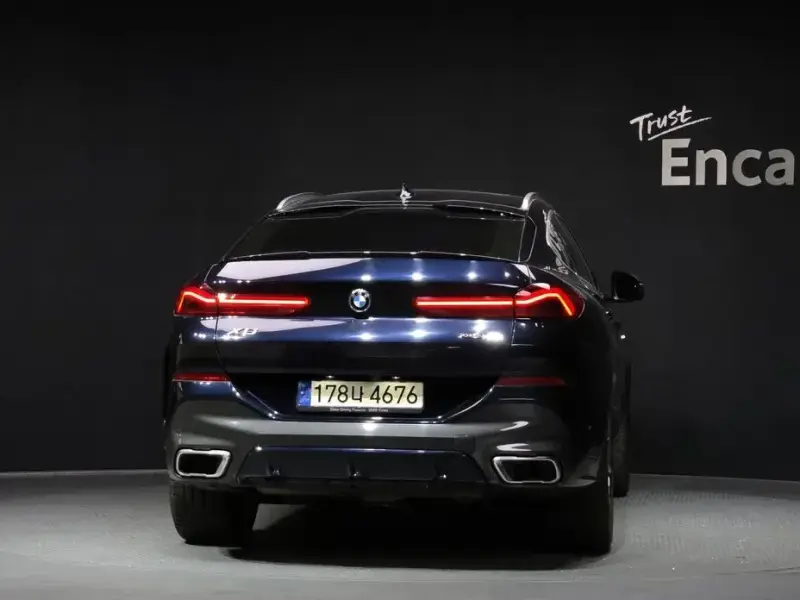 2021 BMW X6 с пробегом 15 468 км