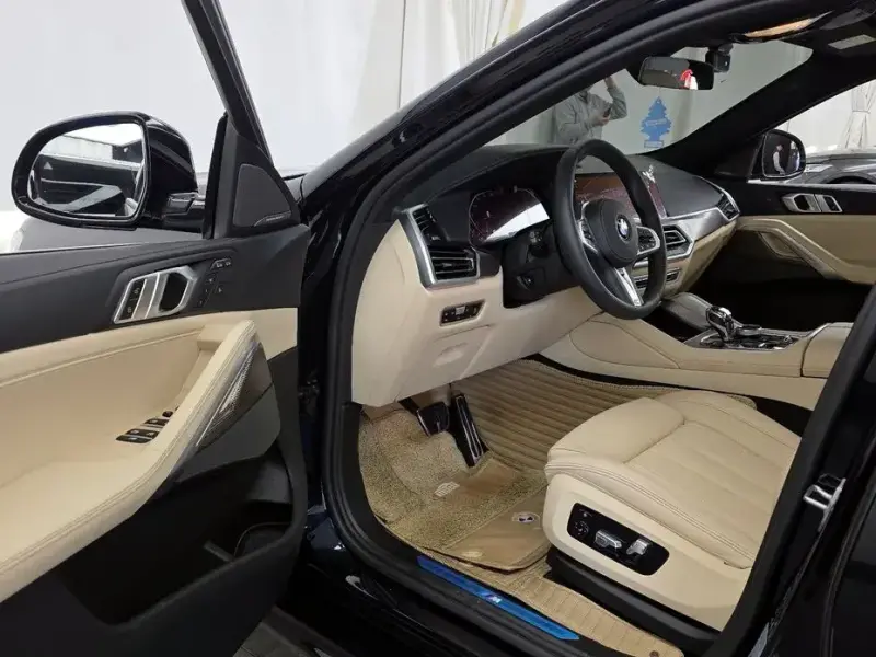 2021 BMW X6 с пробегом 15 468 км