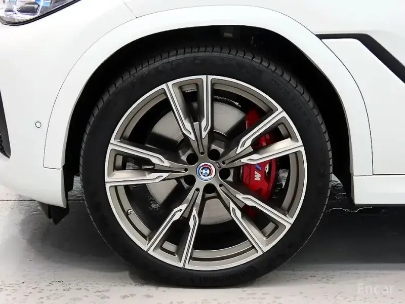 2023 BMW X6 с пробегом 25 900 км