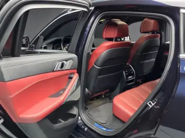 2021 BMW X6 с пробегом 83 679 км