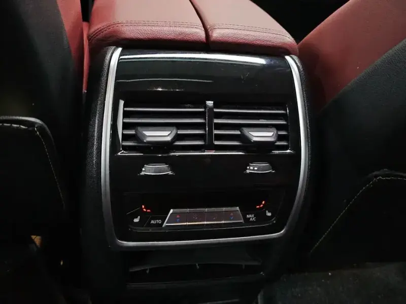 2021 BMW X6 с пробегом 59 782 км