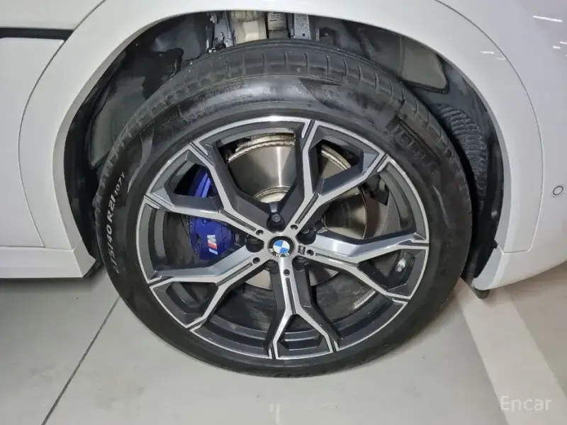 2023 BMW X6 с пробегом 37 615 км