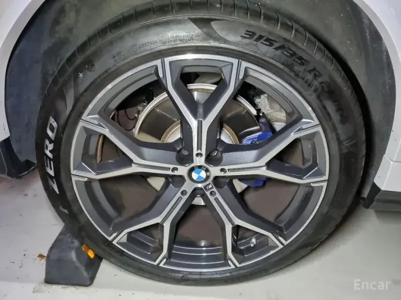 2023 BMW X6 с пробегом 37 615 км
