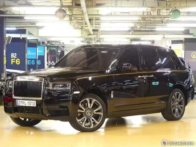 2023 Rolls-Royce Cullinan с пробегом 8 700 км