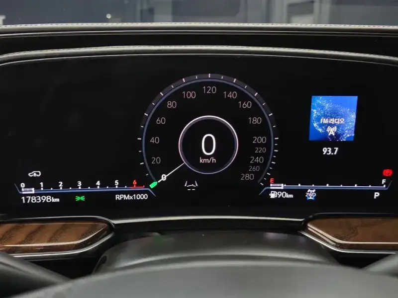 2021 Cadillac Escalade с пробегом 178 398 км