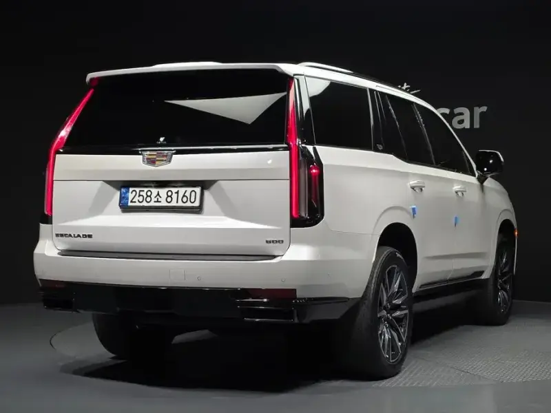 2022 Cadillac Escalade с пробегом 61 290 км