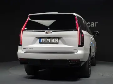 2022 Cadillac Escalade с пробегом 61 290 км