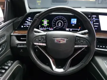 2022 Cadillac Escalade с пробегом 61 290 км