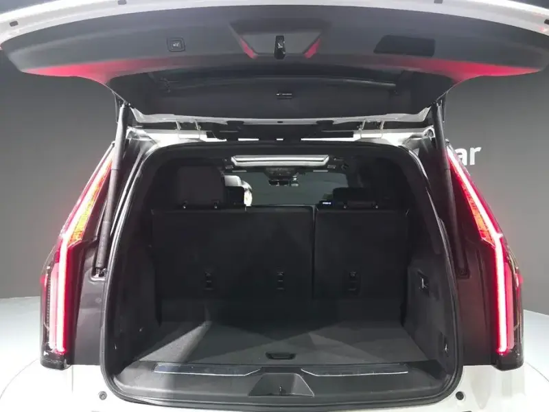 2022 Cadillac Escalade с пробегом 61 290 км