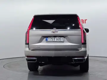 2022 Cadillac Escalade с пробегом 77 336 км