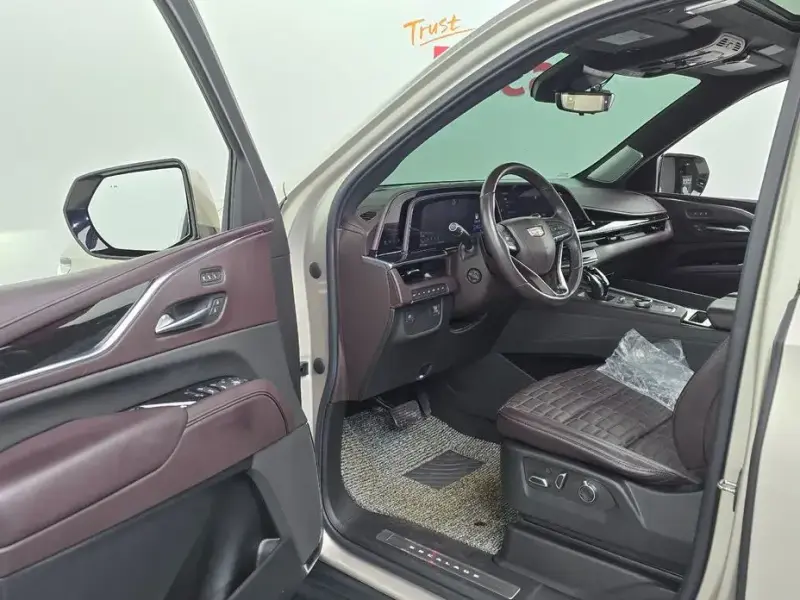 2022 Cadillac Escalade с пробегом 77 336 км