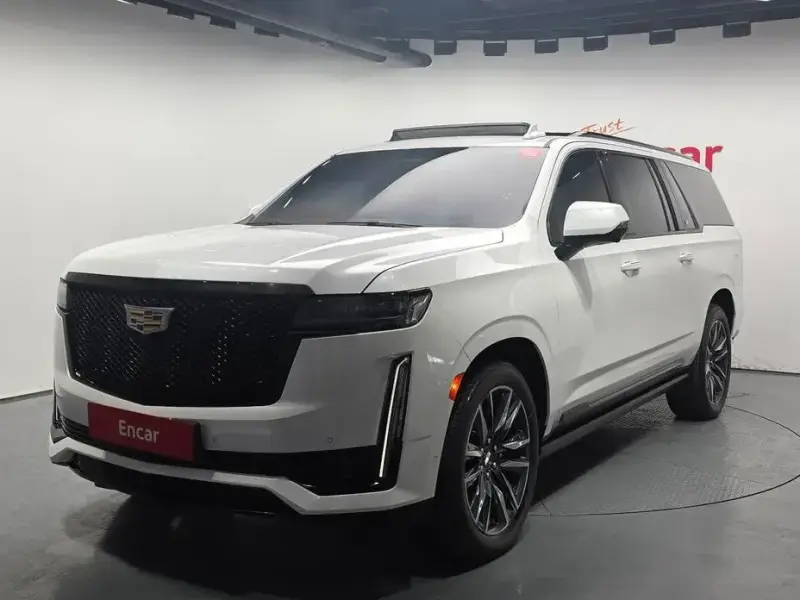 2023 Cadillac Escalade с пробегом 11 775 км