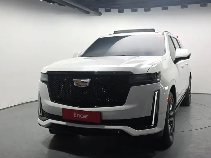 2023 Cadillac Escalade с пробегом 11 775 км