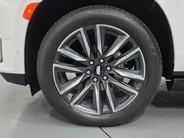 2023 Cadillac Escalade с пробегом 11 775 км