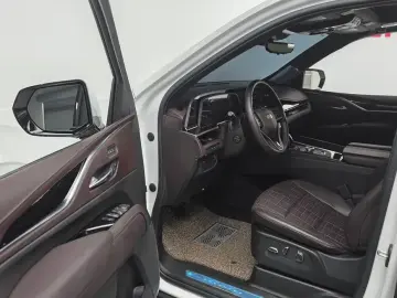 2023 Cadillac Escalade с пробегом 11 775 км