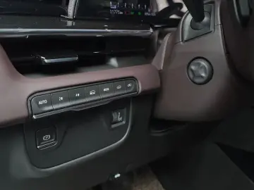 2023 Cadillac Escalade с пробегом 11 775 км