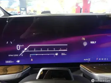 2025 Cadillac Escalade с пробегом 19 000 км