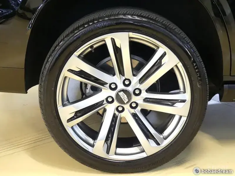 2025 Cadillac Escalade с пробегом 19 000 км