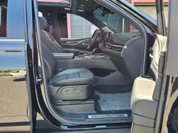 2022 Cadillac Escalade с пробегом 59 648 км