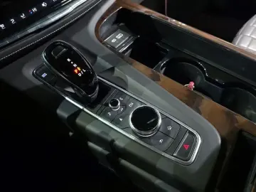 2022 Cadillac Escalade с пробегом 56 277 км