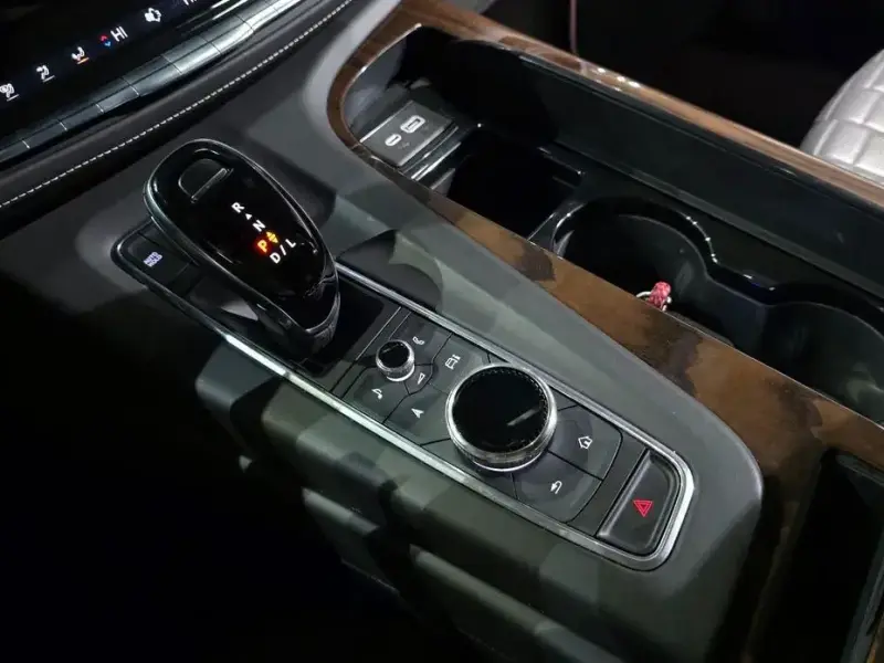 2022 Cadillac Escalade с пробегом 56 277 км