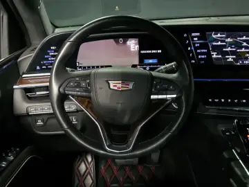 2022 Cadillac Escalade с пробегом 56 277 км