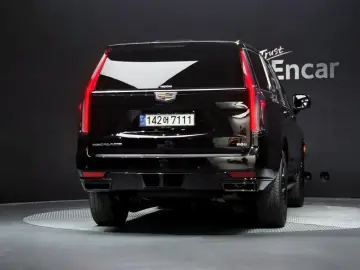 2022 Cadillac Escalade с пробегом 23 056 км