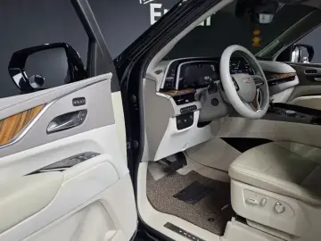 2022 Cadillac Escalade с пробегом 23 056 км