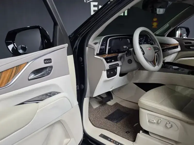 2022 Cadillac Escalade с пробегом 23 056 км