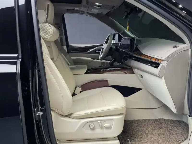 2022 Cadillac Escalade с пробегом 23 056 км
