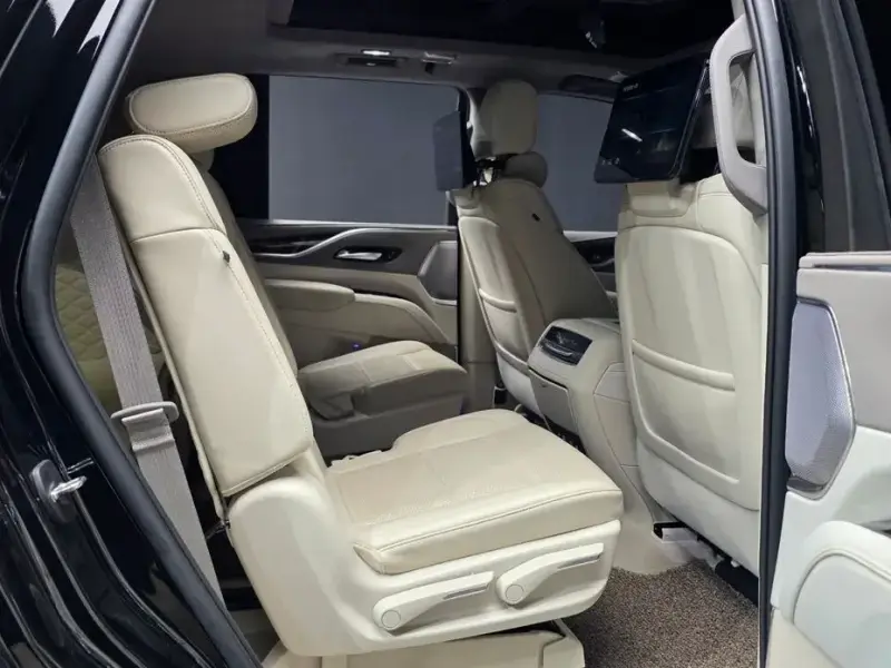 2022 Cadillac Escalade с пробегом 23 056 км