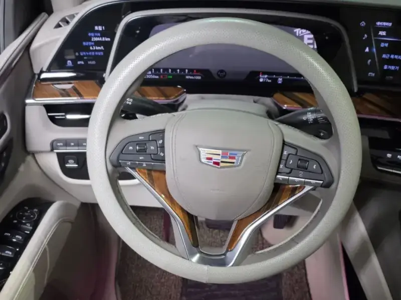 2022 Cadillac Escalade с пробегом 23 056 км