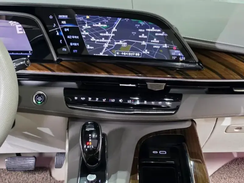 2022 Cadillac Escalade с пробегом 23 056 км