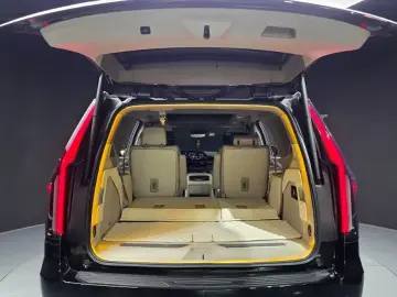 2022 Cadillac Escalade с пробегом 23 056 км