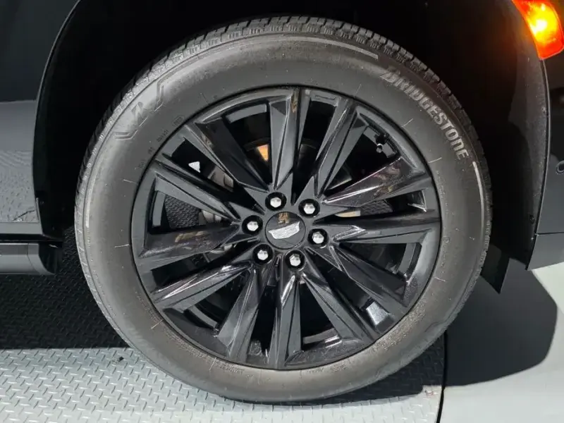 2022 Cadillac Escalade с пробегом 23 056 км