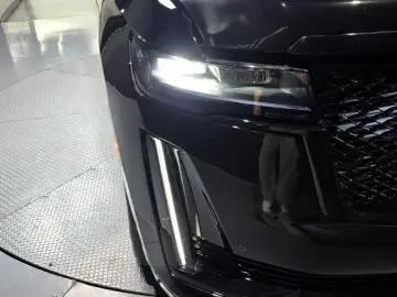 2022 Cadillac Escalade с пробегом 23 056 км