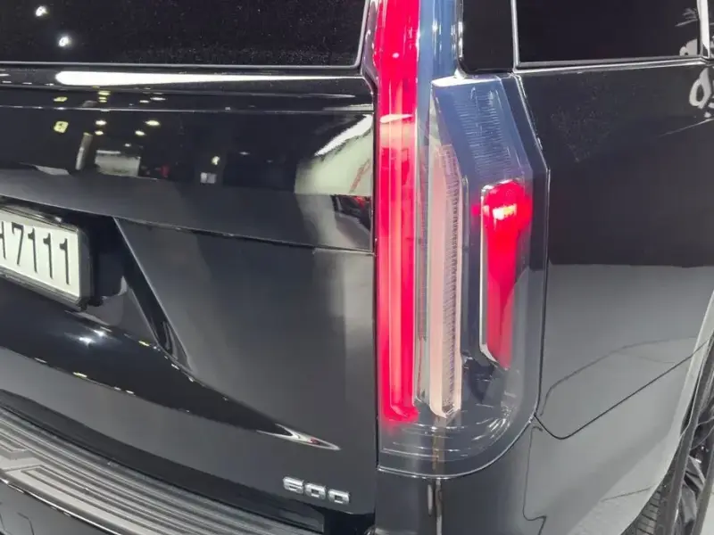 2022 Cadillac Escalade с пробегом 23 056 км