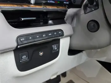 2022 Cadillac Escalade с пробегом 23 056 км