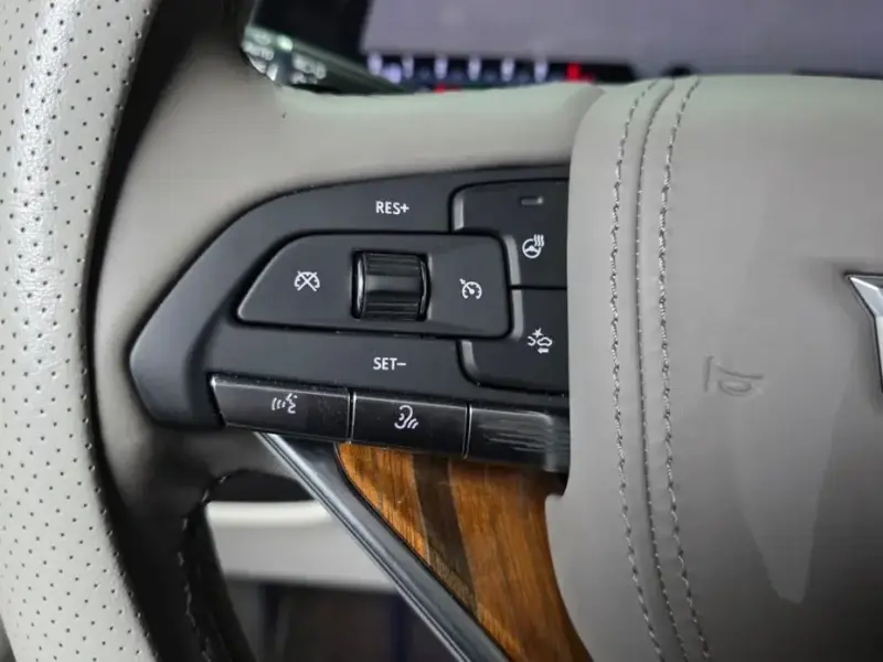 2022 Cadillac Escalade с пробегом 23 056 км