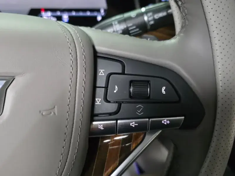 2022 Cadillac Escalade с пробегом 23 056 км