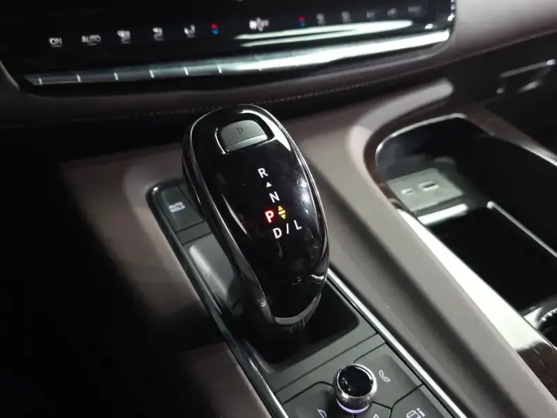 2023 Cadillac Escalade с пробегом 26 531 км