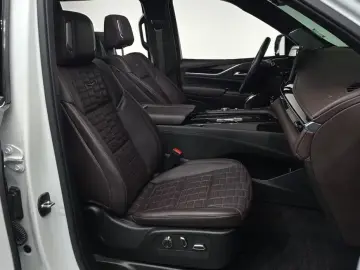 2023 Cadillac Escalade с пробегом 26 531 км
