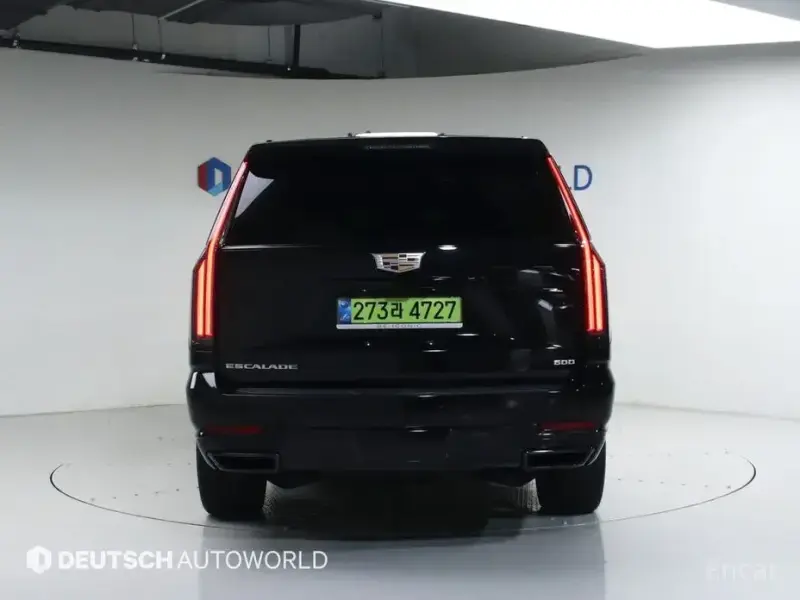 2025 Cadillac Escalade с пробегом 3 935 км