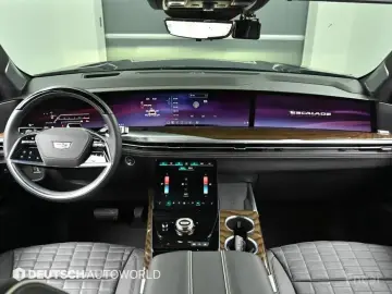 2025 Cadillac Escalade с пробегом 3 935 км